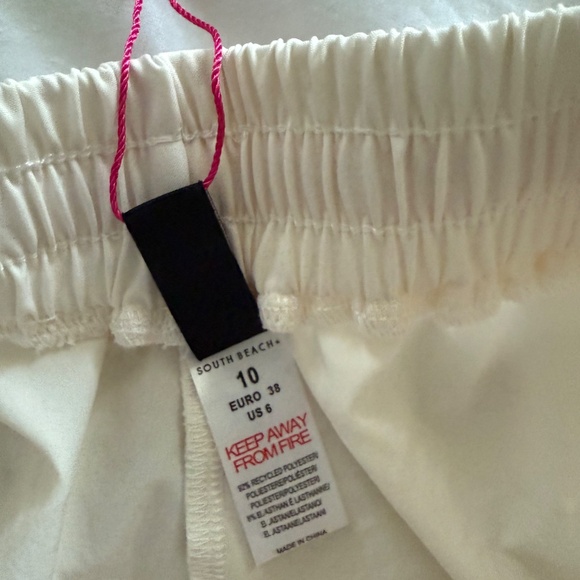 Beach shorts - Picture 3 of 5